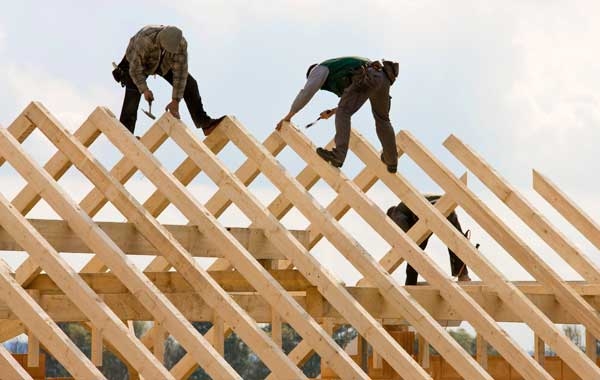 Zimmereiarbeiten am Dachstuhl